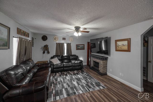 609 N 4th Street W, Clyde, TX 79601