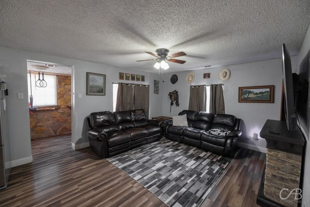 609 N 4th Street W, Clyde, TX 79601