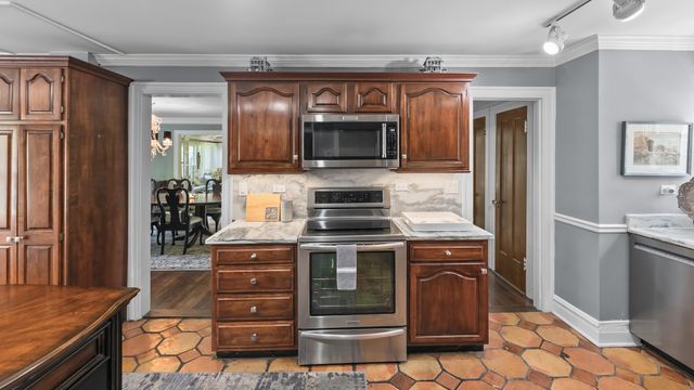 195 Maple Hill Road, Glencoe, IL 60022