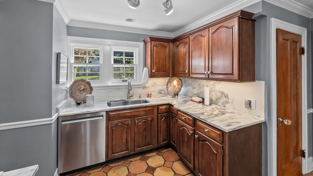 195 Maple Hill Road, Glencoe, IL 60022