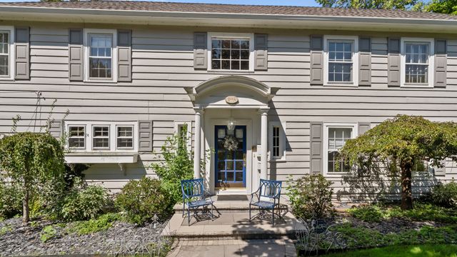 195 Maple Hill Road, Glencoe, IL 60022