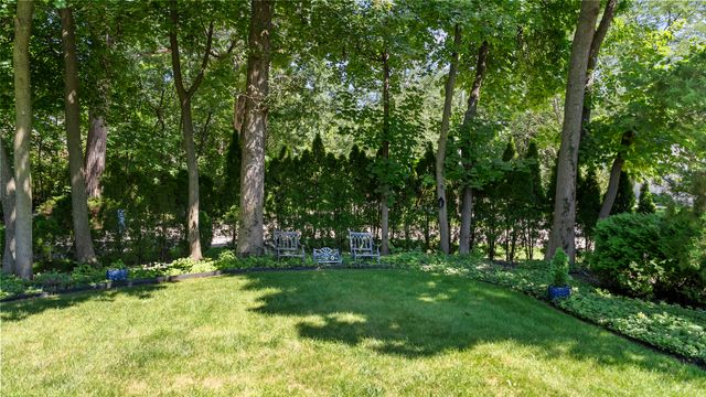 195 Maple Hill Road, Glencoe, IL 60022