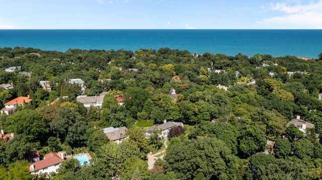 195 Maple Hill Road, Glencoe, IL 60022