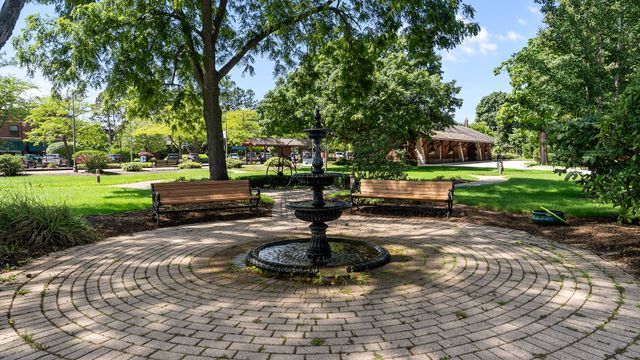195 Maple Hill Road, Glencoe, IL 60022