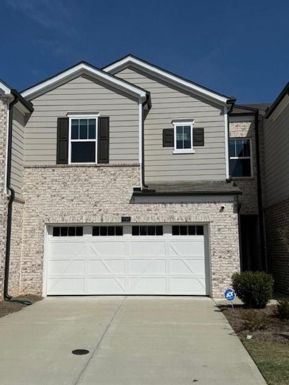 950 Sunny Lake Drive, Lawrenceville, GA 30043