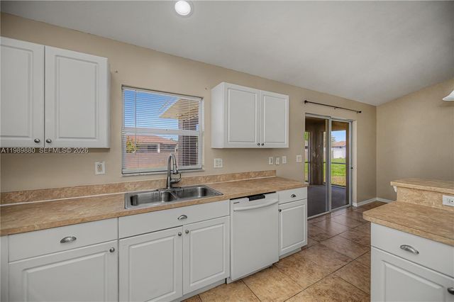 4104 SW 13th St., Lehigh Acres, FL 33976