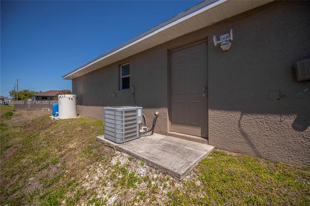 4104 SW 13th St., Lehigh Acres, FL 33976