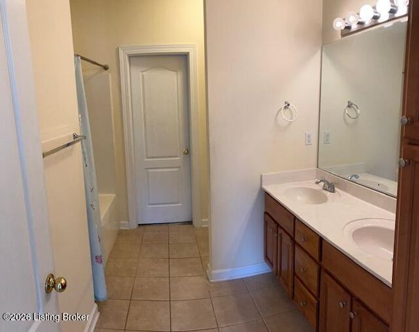 6010 Wooded Creek Dr 102, Louisville, KY 40291