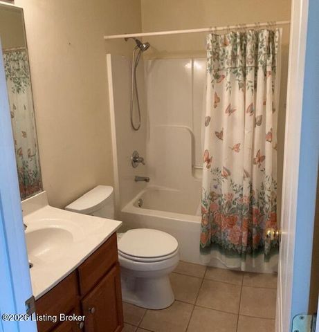 6010 Wooded Creek Dr 102, Louisville, KY 40291