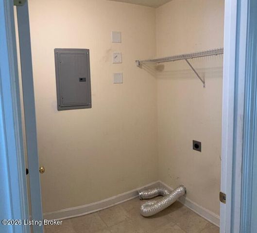 6010 Wooded Creek Dr 102, Louisville, KY 40291