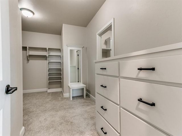 701 S Cimarron Road, Yukon, OK 73099