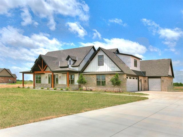 701 S Cimarron Road, Yukon, OK 73099