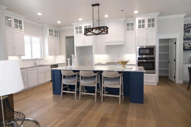 701 S Cimarron Road, Yukon, OK 73099
