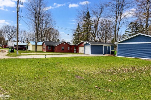 4800 Maxson Drive, Beaverton, MI 48628