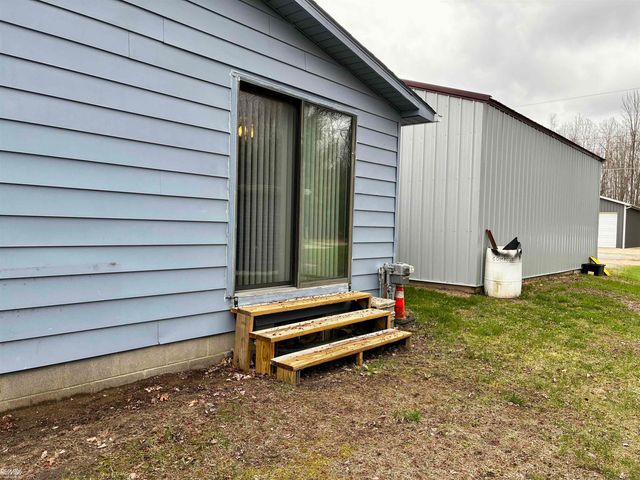 4800 Maxson Drive, Beaverton, MI 48628