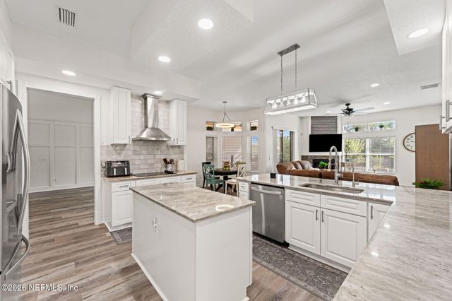 11828 COLLINS CREEK Drive, Jacksonville, FL 32258