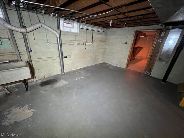 4440 Hillcroft Drive, Warrensville Heights, OH 44128