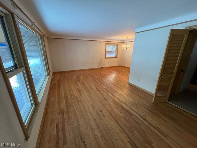 4440 Hillcroft Drive, Warrensville Heights, OH 44128