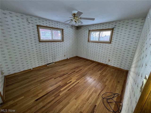 4440 Hillcroft Drive, Warrensville Heights, OH 44128