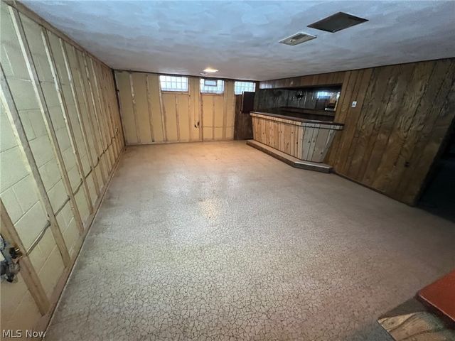 4440 Hillcroft Drive, Warrensville Heights, OH 44128