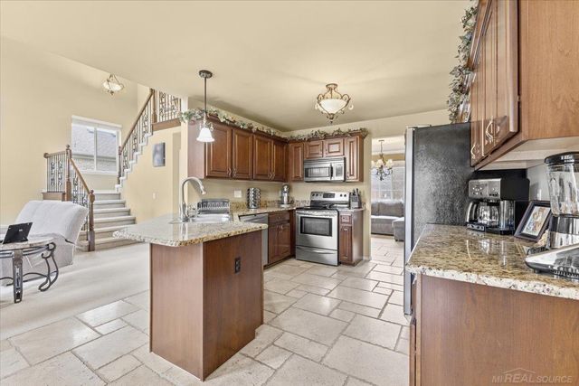 51381 Mauro Lane, Macomb Twp, MI 48042