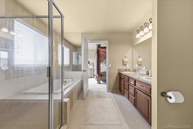 51381 Mauro Lane, Macomb Twp, MI 48042