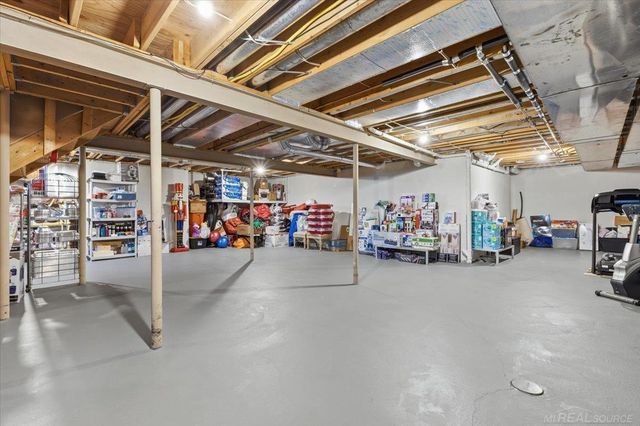 51381 Mauro Lane, Macomb Twp, MI 48042