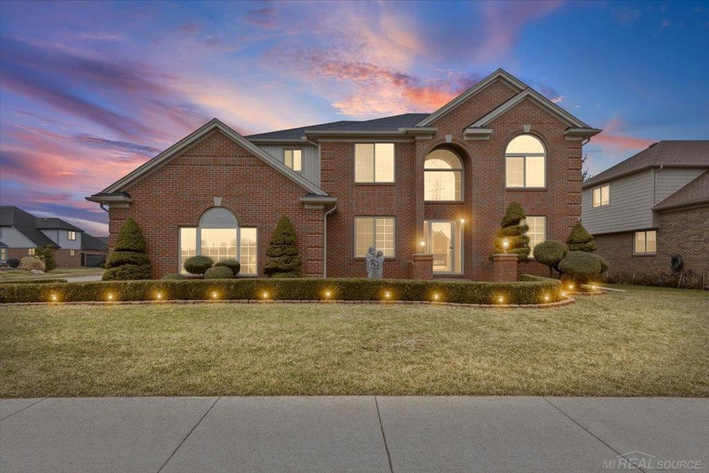 51381 Mauro Lane, Macomb Twp, MI 48042