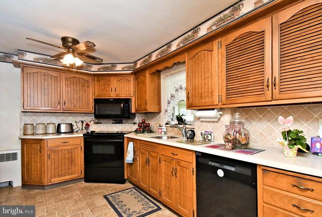561 PARK AVE, Harleysville, PA 19438