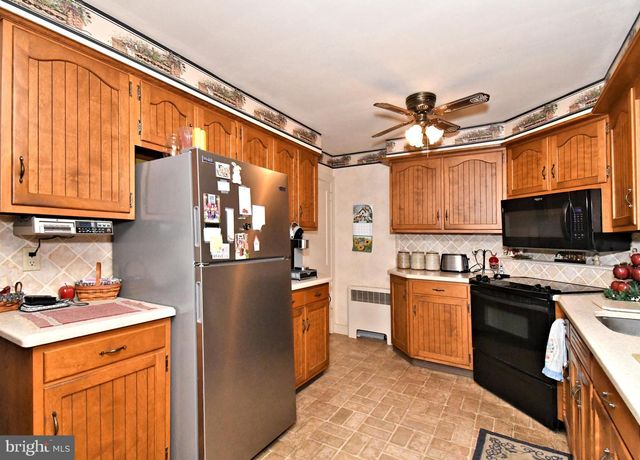 561 PARK AVE, Harleysville, PA 19438