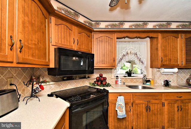 561 PARK AVE, Harleysville, PA 19438