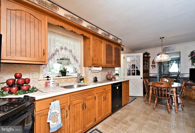 561 PARK AVE, Harleysville, PA 19438
