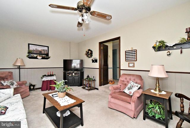 561 PARK AVE, Harleysville, PA 19438