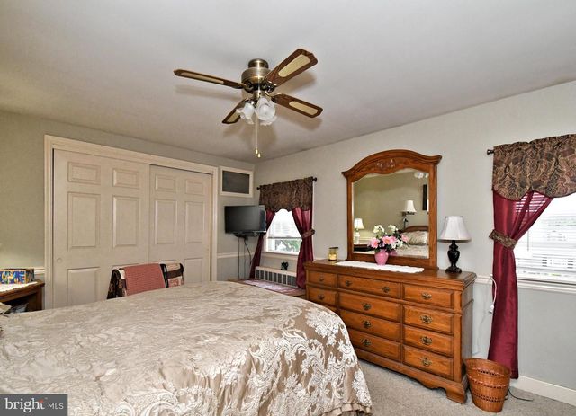 561 PARK AVE, Harleysville, PA 19438