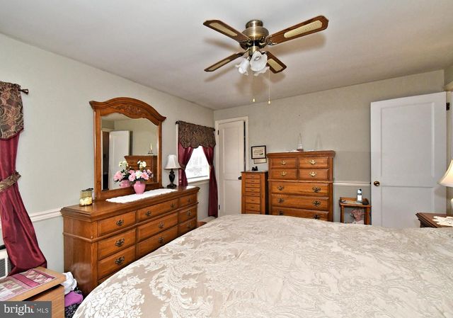 561 PARK AVE, Harleysville, PA 19438