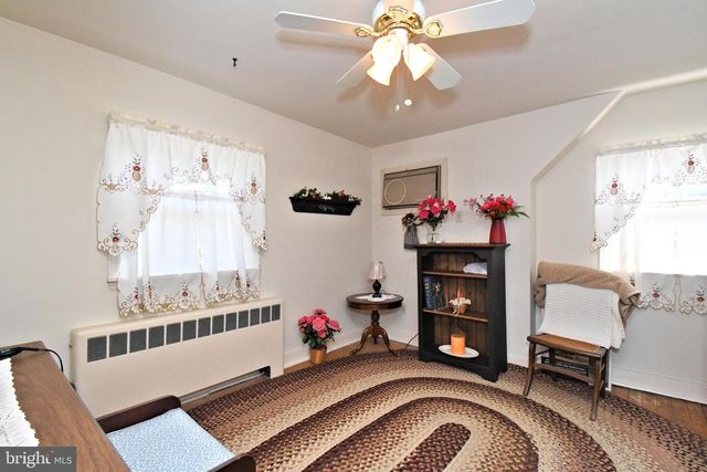 561 PARK AVE, Harleysville, PA 19438
