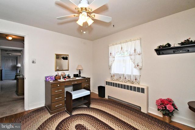 561 PARK AVE, Harleysville, PA 19438