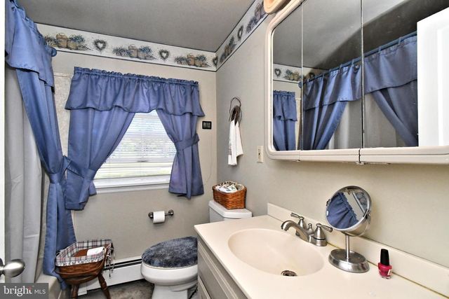 561 PARK AVE, Harleysville, PA 19438