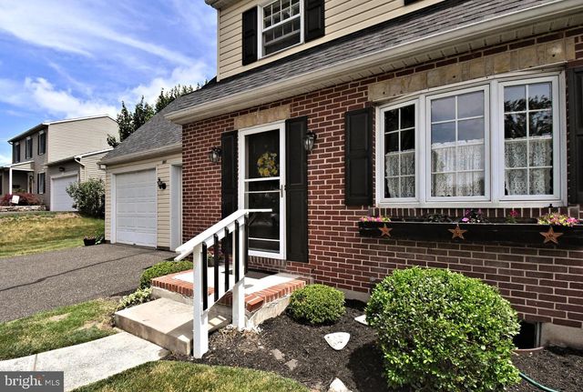 561 PARK AVE, Harleysville, PA 19438