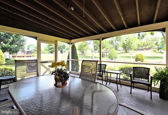 561 PARK AVE, Harleysville, PA 19438