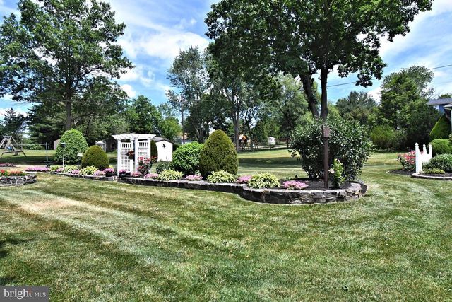 561 PARK AVE, Harleysville, PA 19438