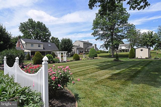 561 PARK AVE, Harleysville, PA 19438