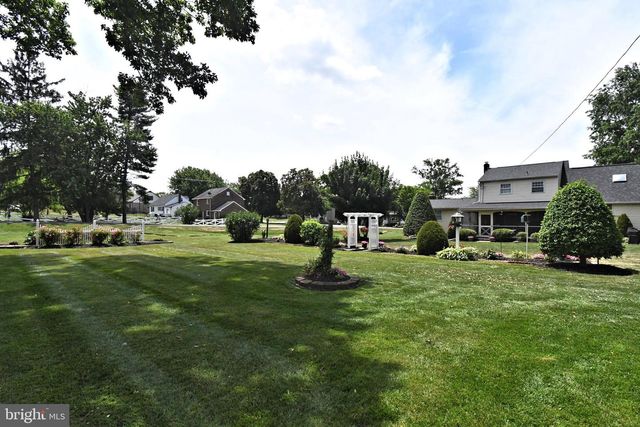 561 PARK AVE, Harleysville, PA 19438