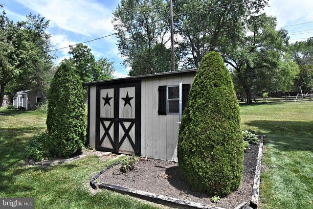 561 PARK AVE, Harleysville, PA 19438