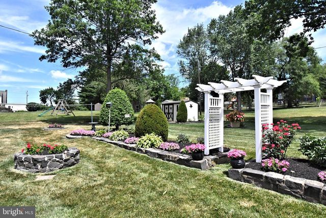 561 PARK AVE, Harleysville, PA 19438
