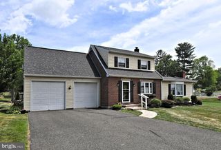 561 PARK AVE, Harleysville, PA 19438