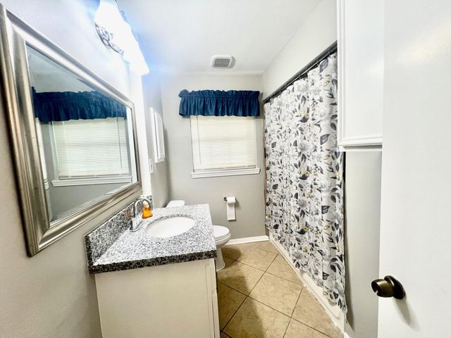 919 Saddle Rock Drive, Houston, TX 77088