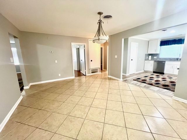 919 Saddle Rock Drive, Houston, TX 77088