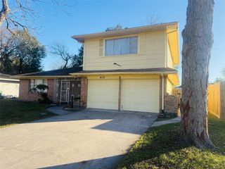 919 Saddle Rock Drive, Houston, TX 77088