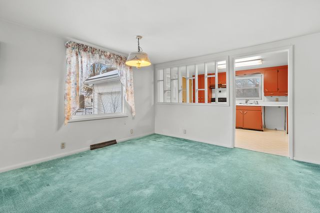 412 6th Avenue, Three Rivers, MI 49093